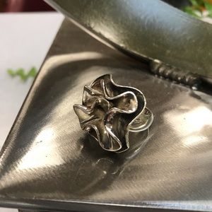 Silpada Sterling Silver Flour Ring R1809